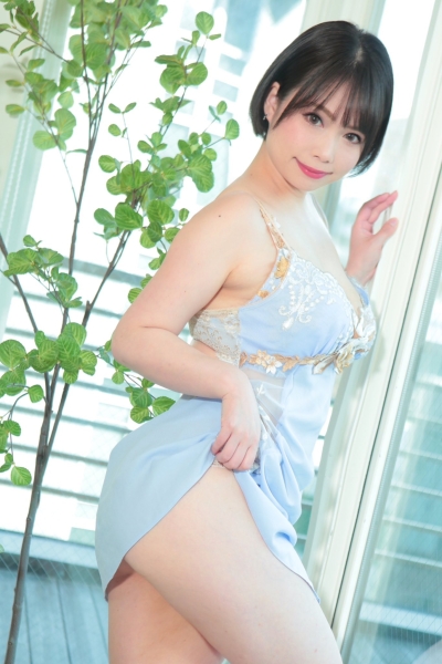 睽违12年⋯那位童颜巨乳的「初恋少女」竟然要复出了！ 