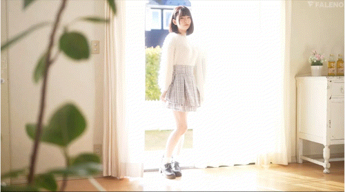 （FNS-065)想和偶像一样发光！F罩杯、美腰身的20岁年轻肉体下海了！ ... 