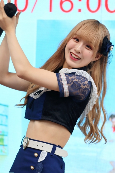 (FC2-PPV-4673073)解密！那位被无码卖家捕获、第一次在大家面前脱光衣服的主播是？ ... 