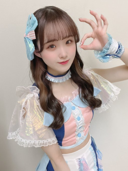 (FC2-PPV-4673073)解密！那位被无码卖家捕获、第一次在大家面前脱光衣服的主播是？ ... 