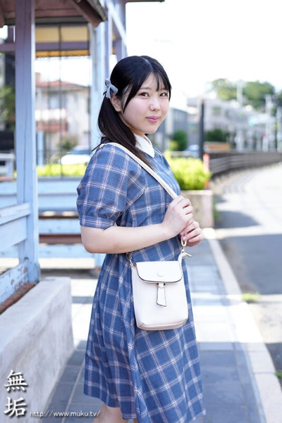 (MUDR-311)最痛的出道！穿著学生服的她被三穴同插连续中出！ 