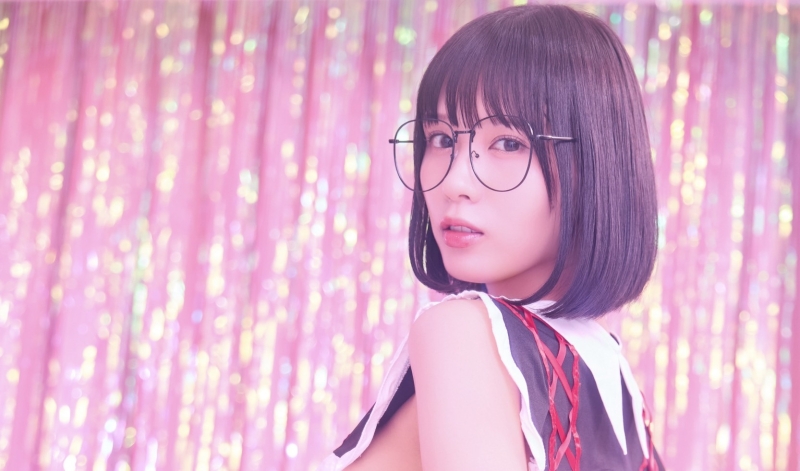 难怪是片商力捧的大物！她高中时代就是美少女！ 