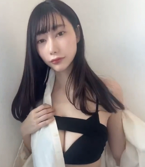 矫正牙齿中！史上最强隐藏巨乳、最细JCup的她要变性感女神？ ... 