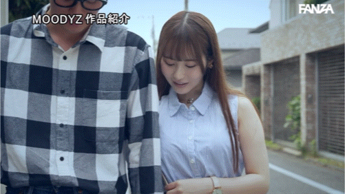 (MIDV-945)在男友面前嗨了！被中出大乱交的小野六花露出狂乱痴态！ ... 