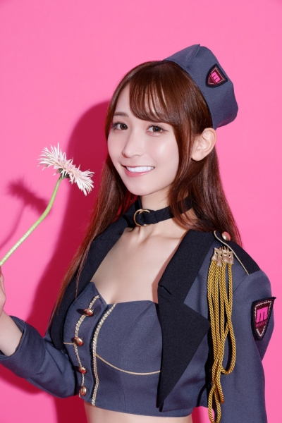 美乳美腰美尻！三种神器之主的她怎么了？ 