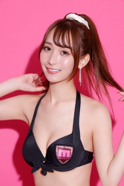 美乳美腰美尻！三种神器之主的她怎么了？ 