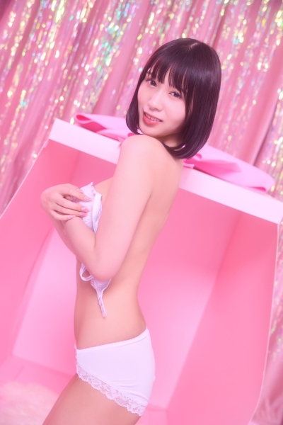 对手指最自信！儿玉七海：那也是化妆的一部分、拍片前要做调整！ ... 