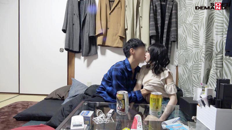 什么？这个长相萝莉又有著F奶的SOD女子社员其实早就被无码卖家射过了？ ... 