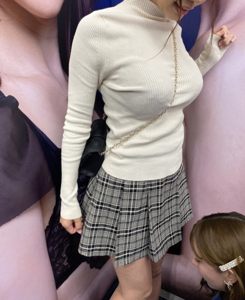【速报】在写真展现身的神秘大奶确定出道！其名为西园寺うた(西园寺歌)！ ... ... 