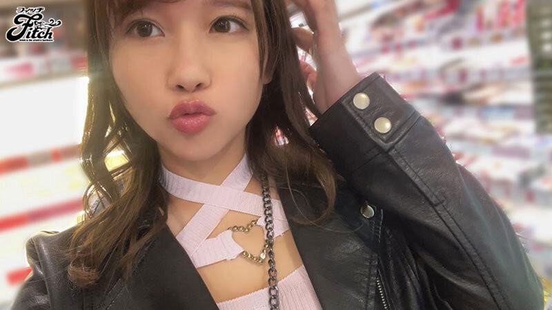饥饿难耐的她,来几根就吞几根! 