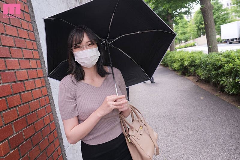 (MIAB-015)吉村卓率先开干！这位暪著男友被弄到发疯的H罩杯OL是谁？ ... ... 