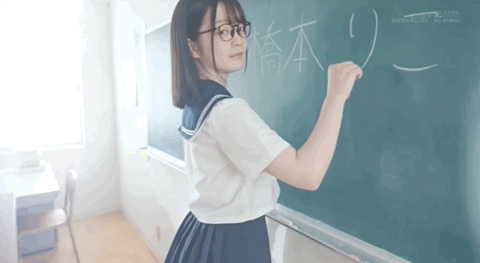 【速报】曾经在公车站打野炮、也和无码卖家合作出鲍的她不玩了！ ... 