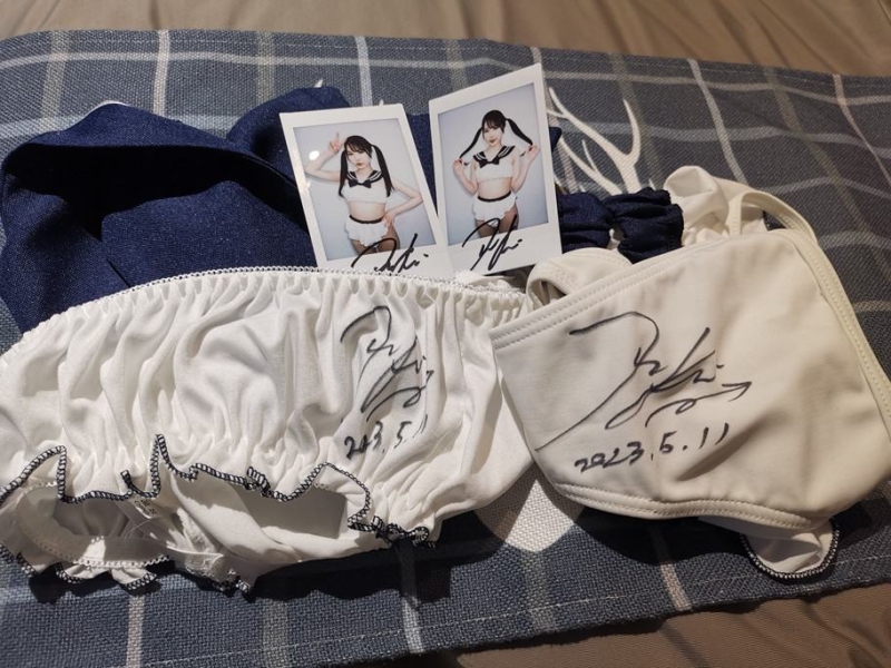 摄影会结束后⋯香水じゅん(香水纯)哭了 X 摄影会演出服饰贩售、一件不留！ ... ... ... 