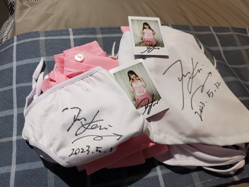 摄影会结束后⋯香水じゅん(香水纯)哭了 X 摄影会演出服饰贩售、一件不留！ ... ... ... 