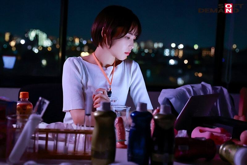(SDJS-189)打败三上悠亜共演的女子社员！短发的她是贫乳版葵つかさ(葵司)？ ... ... 