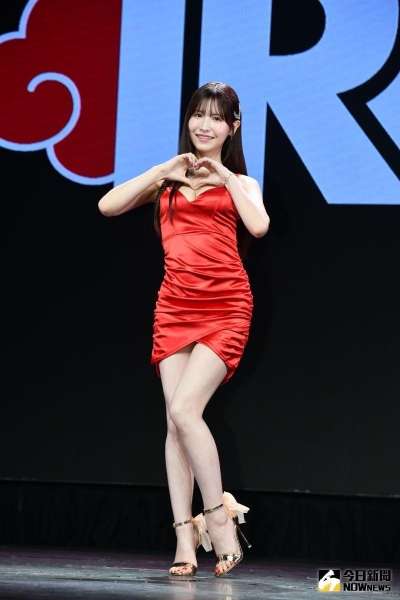 TRE宣传后⋯桜空もも(樱空桃)在台北街头当马路小英雄！ 