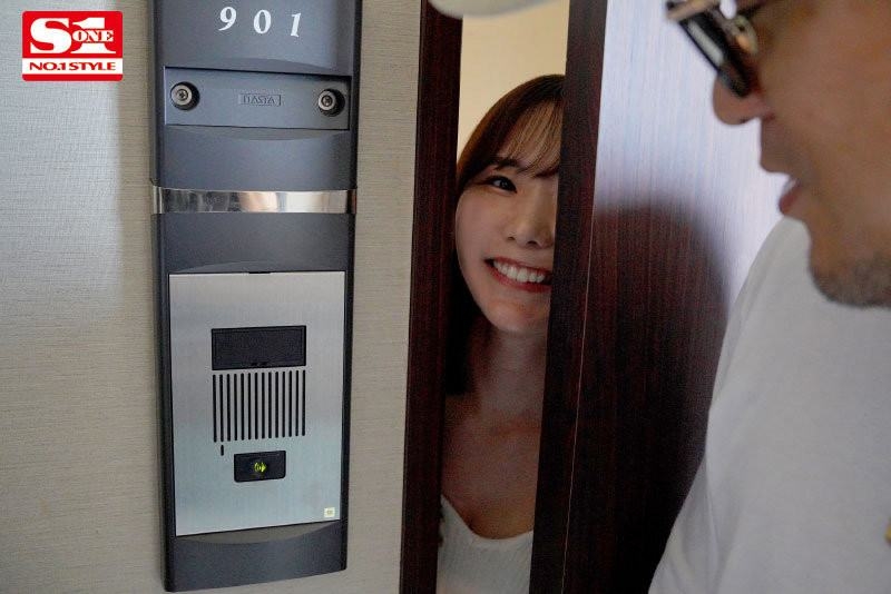 这次是外送男优到她家,搞到她无处可逃! 