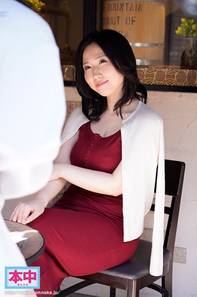 读者来函照登：佐山爱和搞笑艺人结婚？ 