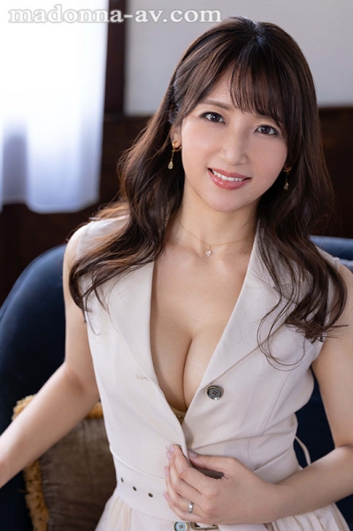 美貌和色气都是头等舱等级！前空姐坂井希脱了！ 