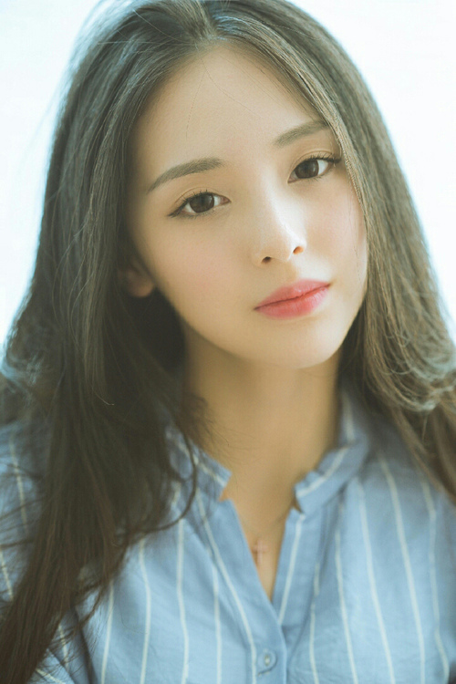 辻本杏：从新人到流行偶像的蜕变