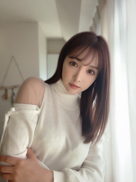 YouTube频道公布恋情？三上悠亚和奶油小生甜蜜共游环球影城！ ... ... 