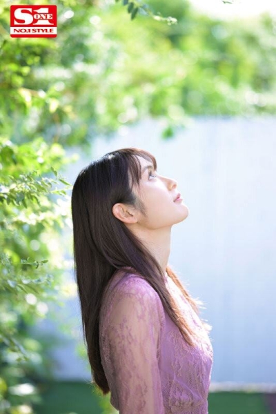 (SSIS-653)新一代美腿教科书！压倒美貌加全身性感带！S1 2023第一新人、伊藤圣夏现身 ... 