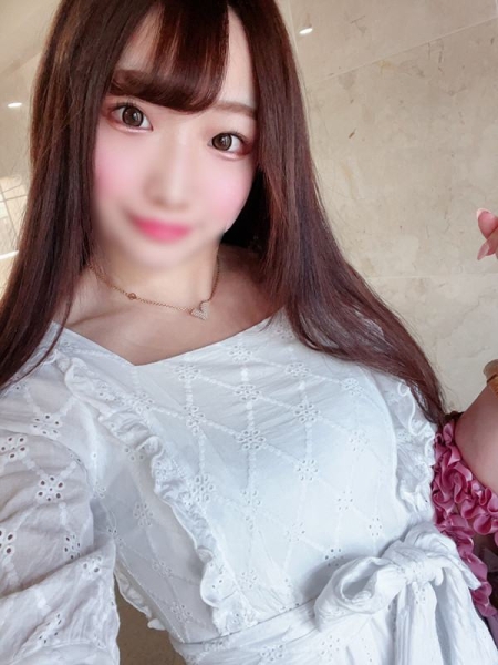 (FC2-PPV-2067879)解密！那位号称有偶像水准、色白清楚性知识不足的18岁嫩鲍是？ ... 