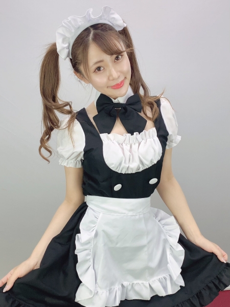 秋叶原最美店员、老牌片商Max-a明年的希望、佐藤花兼差吃棒棒！ ... ... 