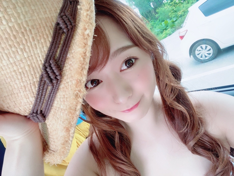 白石妈妈惊爆：10-15年前的女优收入是现在的5~10倍，然后我14岁就赚很大！ ... ... ... 
