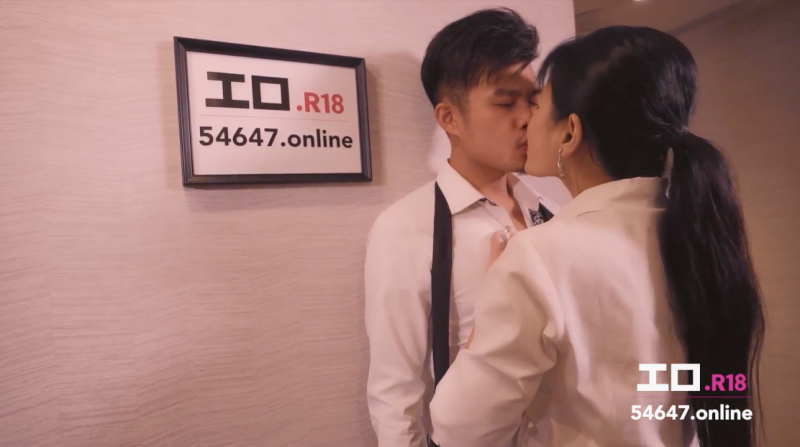 エロR18 X 麻豆传媒！那些年，我当企划被上司当人肉按摩棒用的日子⋯ ... 