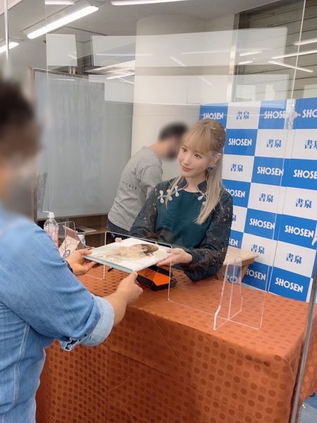 实体活动再开！桃乃木かな的活动长这样⋯ 