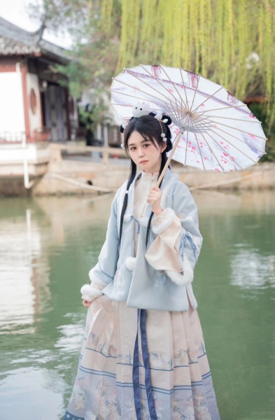 【有问就答】作品停了社群荒废了、小坂七香现在的状况是？ ... 