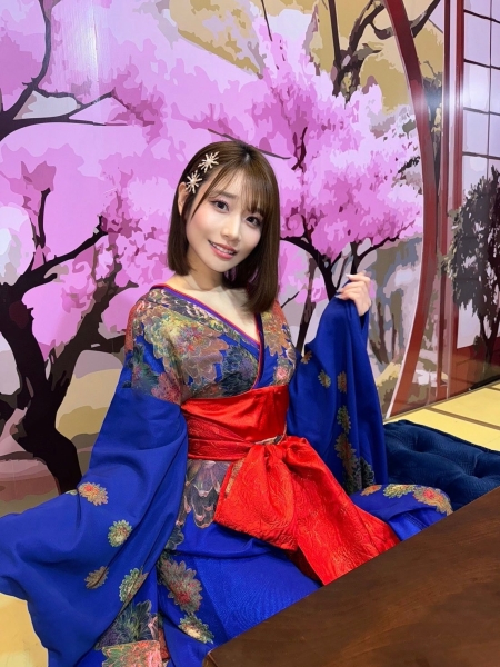 【速报】蜘蛛骑乘位！超露骨淫语！水中抽插秀！河北彩伽有了生涯最痴女的演出！ ... 