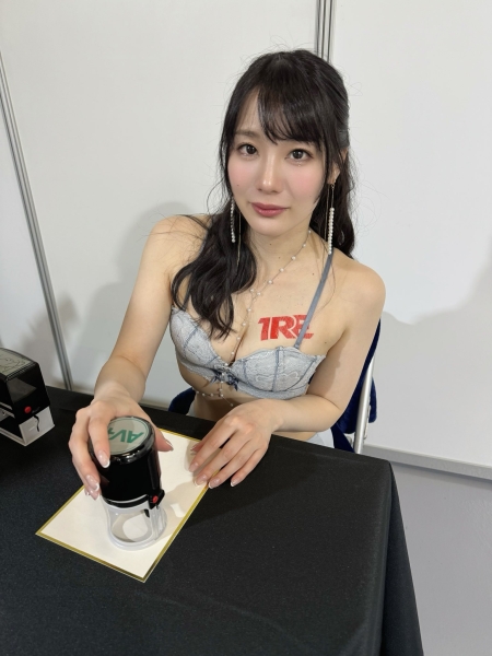 第一次海外活动就上手！铃村あいり(铃村爱里)后台的第一手情报在这儿〜 ... 