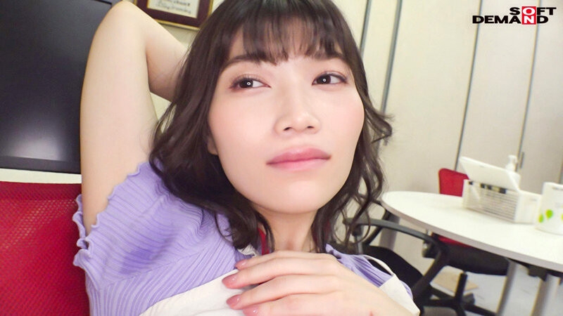大家都想看她脱！人气第一的女子社员被SOD推去拍A片了！ 