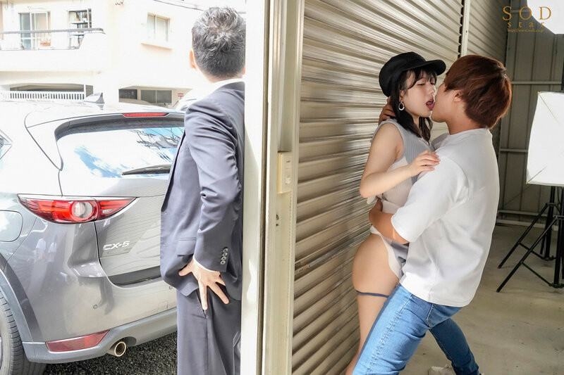 (STARS-918)展现艺能人的实力！小凑よつ叶(小凑四叶)不断被突袭插入！ ... 