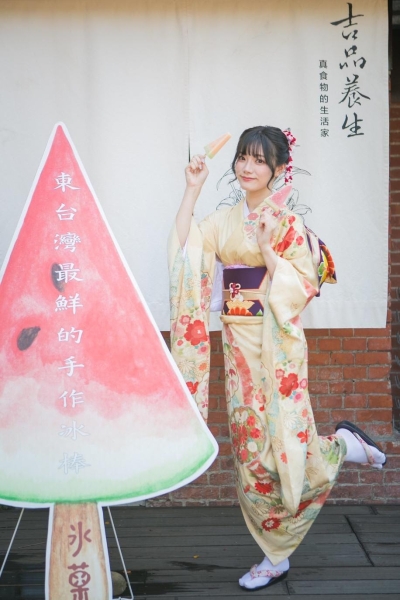 活动幕后：宫下玲奈这两张照片怎么来的？ 