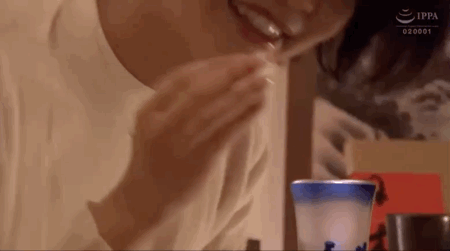 到处吃洋屌的空姐！一夜情的专家！超美脚的她拍片被插到痉挛！ ... 