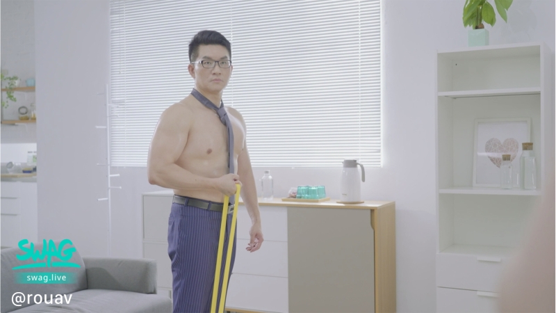 防疫打炮人人有责！童仲彦示范安全射交距离！惊喜彩蛋版上映中！ ... ... 