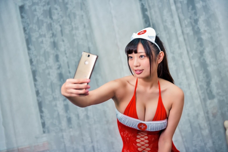 逢沢まりあ(逢泽真里亚)不做了，那庆祝魔镜号上路20周年而出道的那位大奶呢？ ... 