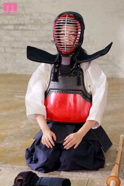 (MIFD-228)梦想成为韩流偶像！但要淫幕初体验的她却吓到哭了！ ... 