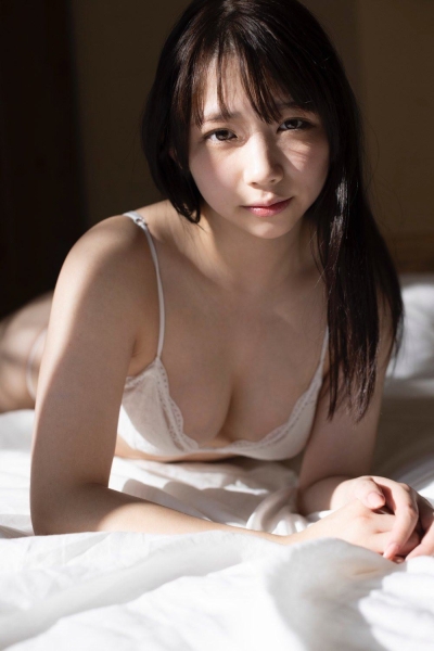 哪泥！写真界的巨乳新星原来曾被无码卖家中出？ 